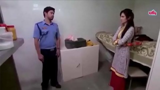 Desi security guard and girl have sex in Hindi video