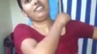Andhra girl shows off naked and dressed in sexy video