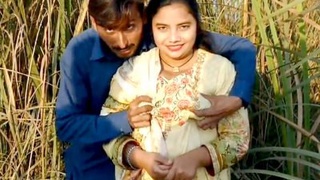 Pk Bhabi's cleavage steals the show in YouTube video