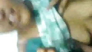 A South Indian Tamil woman reveals her breasts to her boyfriend in a video