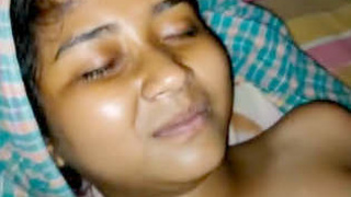 Indian Assame girl's natural sex with creampie