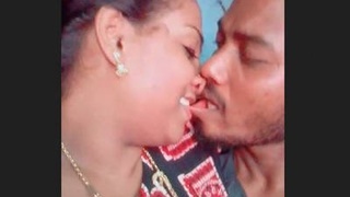 Tamil bhabhi shares a passionate kiss in this video