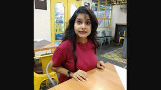 Desi beauty's leaked MMS shows off her assets