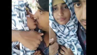 Cute girl with hijab gives a blowjob in a sexy video