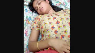 Desi couple enjoys outdoor sex in public park