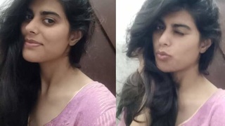 Cute Indian girl shows off her naked body in solo video