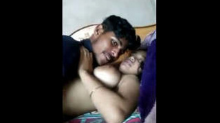 Pakistani teenage girl enjoys time with her lover