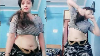 Anuradha's big belly and chubby navel on display in this video