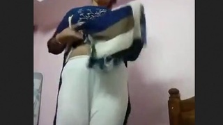 Telugu wife reveals her bare body in a video