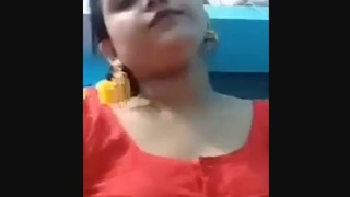 Watch this stunning Bengali bhabi in action