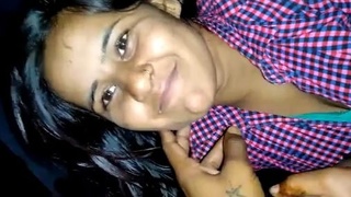 Desi babe gives a blowjob in Hindi