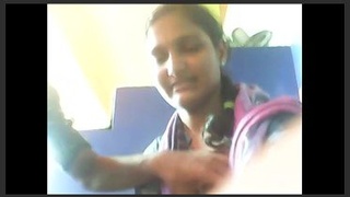 Lucknow college girl gets naughty at a cafe