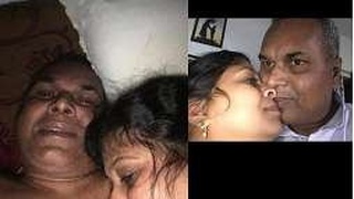 Boudi bathing: Desi girl gets fucked by old man