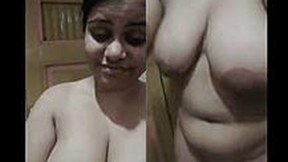 Desi Aunty's nude striptease for you