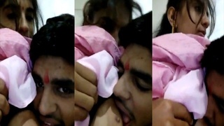 Desi couple enjoys boob sucking on webcam