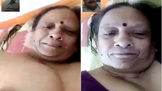 Mature Indian amateur flaunts her big boobs and pussy on VK