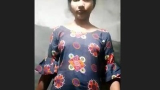 Cute Indian girl flaunts her body for her lover