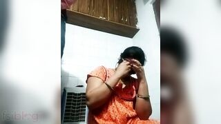 Livecam session of an Indian wife giving a blowjob in a sari