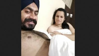 Bhabi and her lover enjoy a steamy hotel encounter