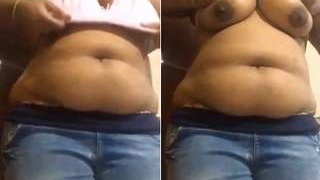 Exclusive Tamil girl reveals her big boobs in amateur video