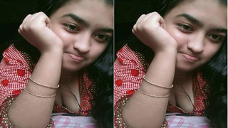 Bangla cutie reveals her body on Facebook in exclusive video