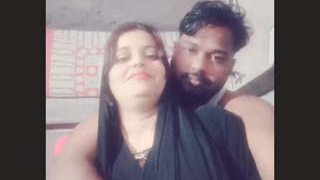 New video of Indian couple indulging in sensual romance and pussy licking