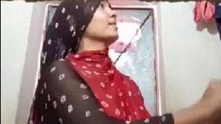 Bhabhi in the bathroom: A naughty solo video