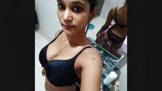 Tamil girl's unseen hotel sex in video
