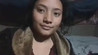 Young Indian girl bares her body and shows her pussy