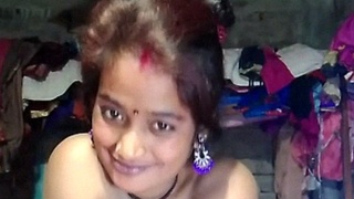 Seductive rural girl bares it all in a daring nude video