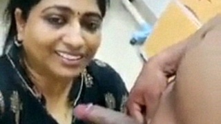 Mallu babe with big boobs gives hospital sex and blowjobs