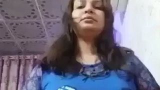 Watch a mature Iraqi woman in Arabic solo video