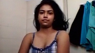 Mallu girl from Kannur shows off her body in nude selfies