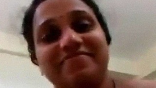 Indian aunt gets naughty on home video