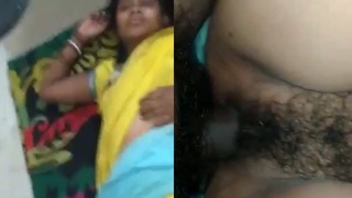Desi bhabhi gets fucked in yellow saree