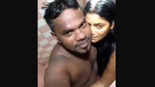 Desi couple enjoys steamy bathroom fun