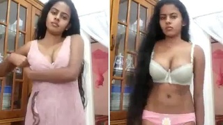 Lankan girl reveals her naked body in a seductive video