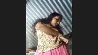 Village girl flaunts her boobs and pussy on video