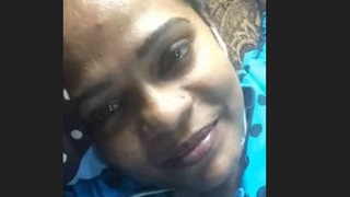 Bhabhi flaunts her ample bosom in a video call