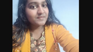 Fatty Tamil aunty bathes in her bathing clothes