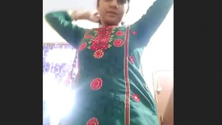 Indian bhabhi in suit gets naughty