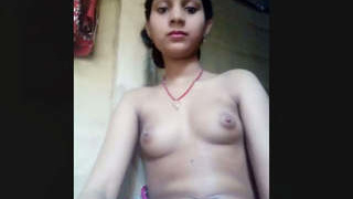 Masturbating Bhabhi from village pleasures herself for devar in video