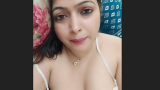 Experience the ultimate pleasure with Meena Bhabhi in a live video