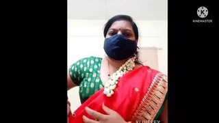 Mature Desi aunty flaunts her naked body on webcam