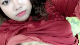 Cute Indian teen flaunts her big boobs on webcam